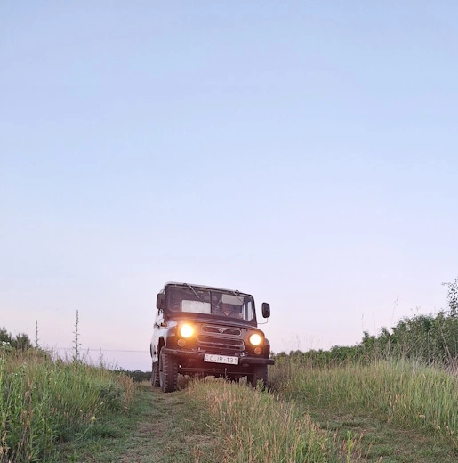 UAZ az erdőben