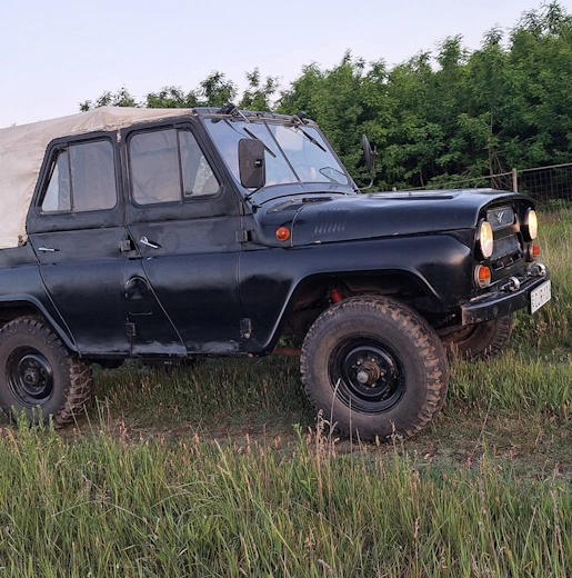 UAZ az erdőben